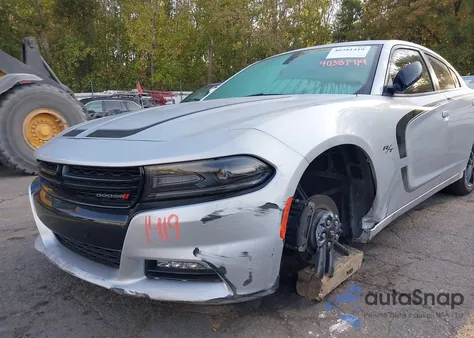 2019 Dodge Charger Sxt Awd z USA, uszkodzony, nr VIN 2C3CDXJG1KH619649
